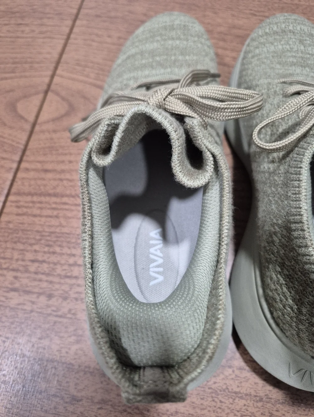 Like New! Vivaia Unisex Sneaker Sliders Urban Wool
